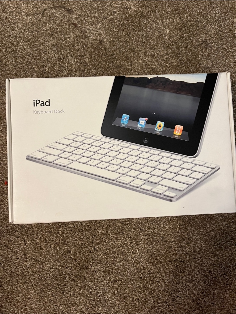 Apple iPad Keyboard Dock - White and Silver